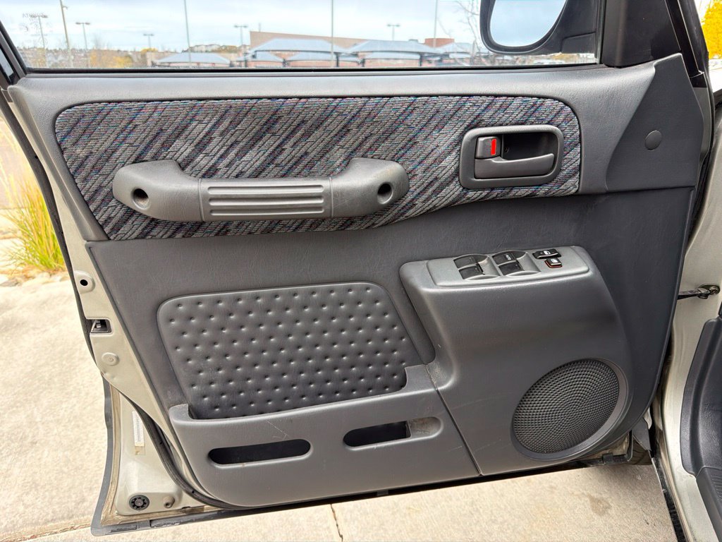 Used 1999 Toyota RAV4 4WD 4-Door image 12