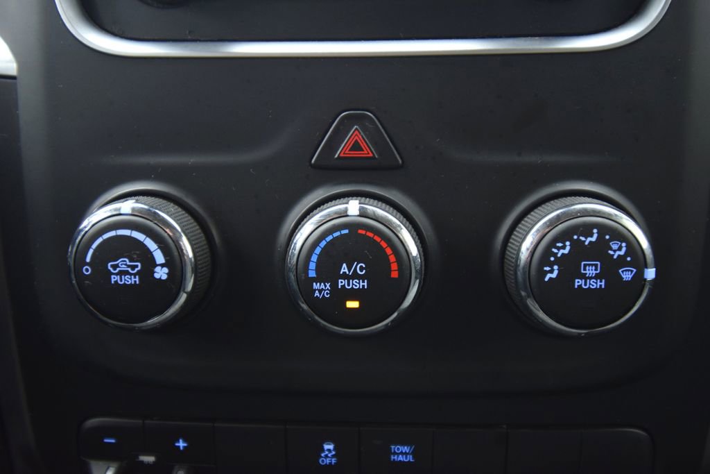 Used 2021 RAM 1500 Classic SLT image 33