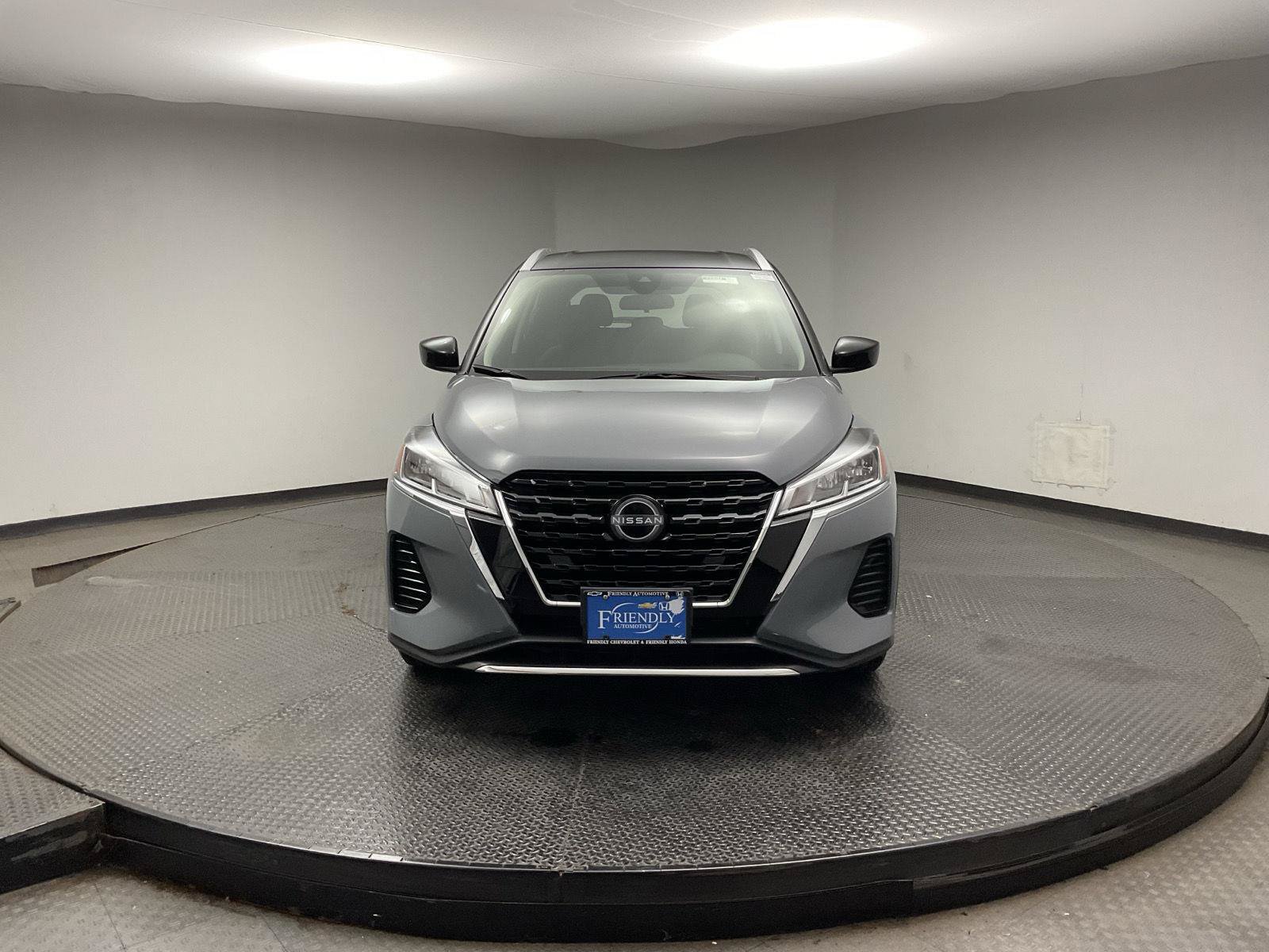 Used 2023 Nissan Kicks SV FWD image 2