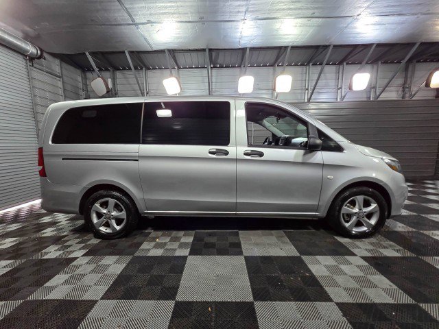 Used 2016 Mercedes-Benz Metris Passenger image 9