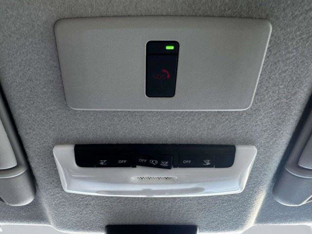 Used 2024 Nissan Kicks SR FWD image 31