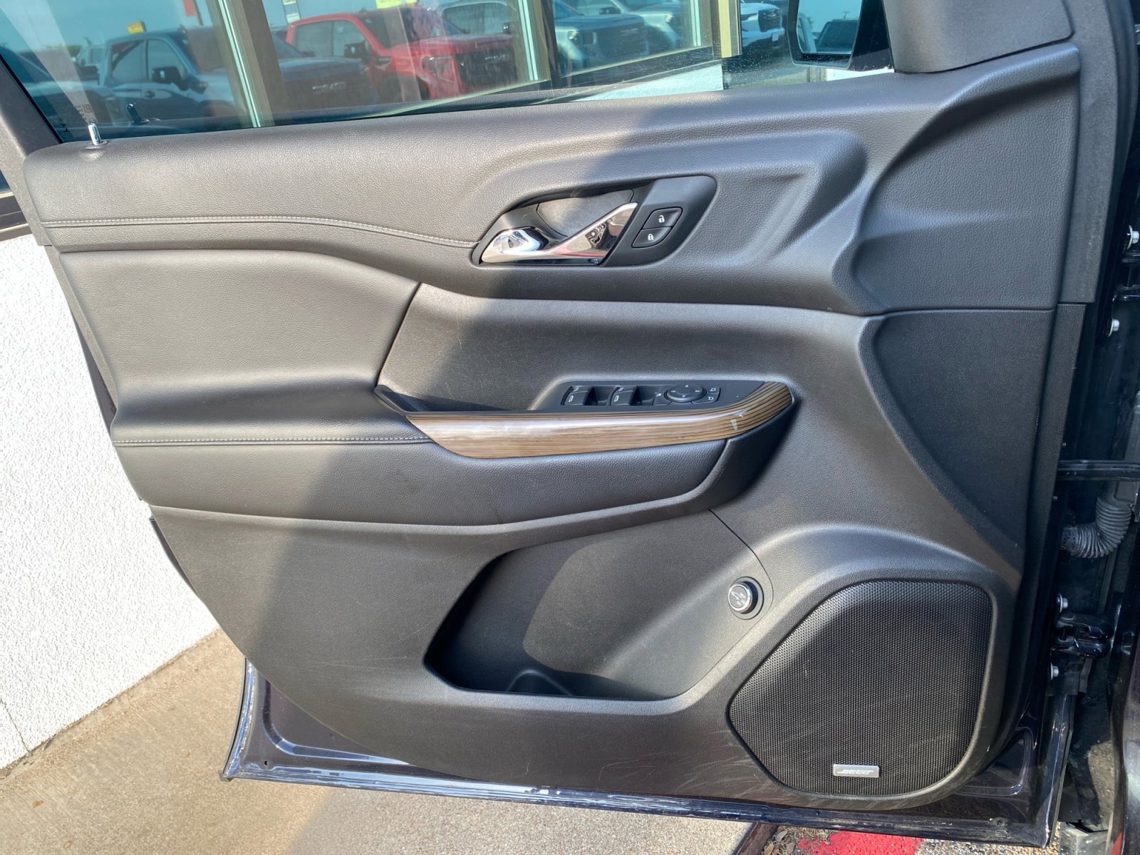 Used 2021 GMC Acadia SLE w/ Driver Convenience Package image 30