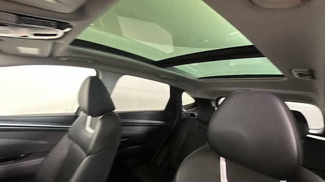 Certified 2024 Hyundai Tucson Limited AWD/4WD image 12