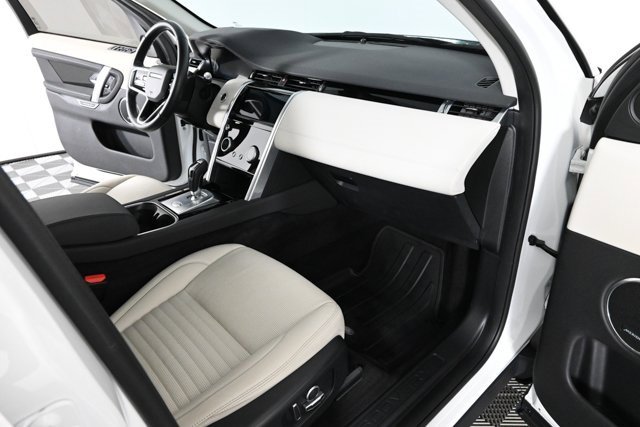 Used 2022 Land Rover Discovery Sport SE image 13
