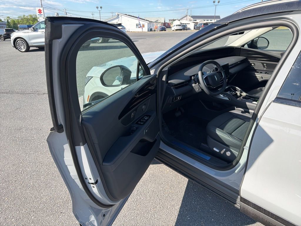 New 2026 Lincoln Nautilus Reserve w/ Jet Appearance Package AWD/4WD image 14