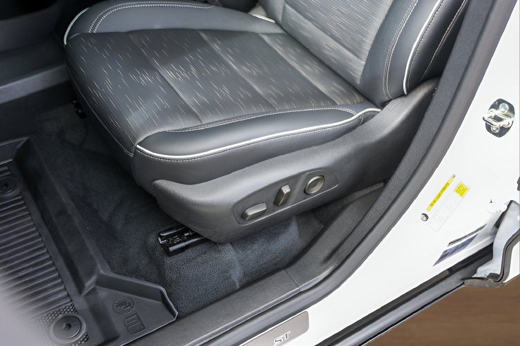 Used 2026 Buick Enclave Sport Touring w/ Power Package FWD image 8