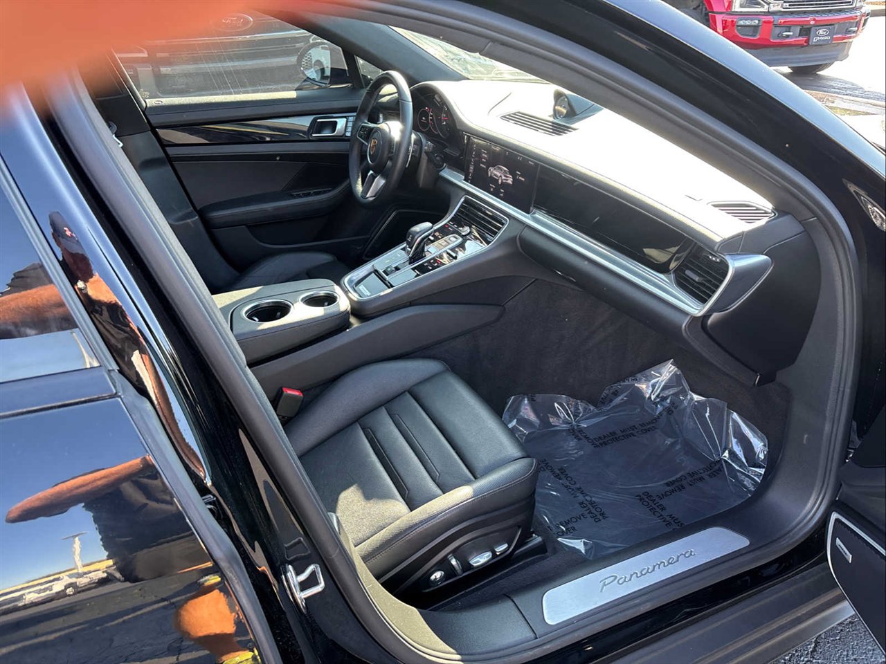 Used 2018 Porsche Panamera 4 image 19