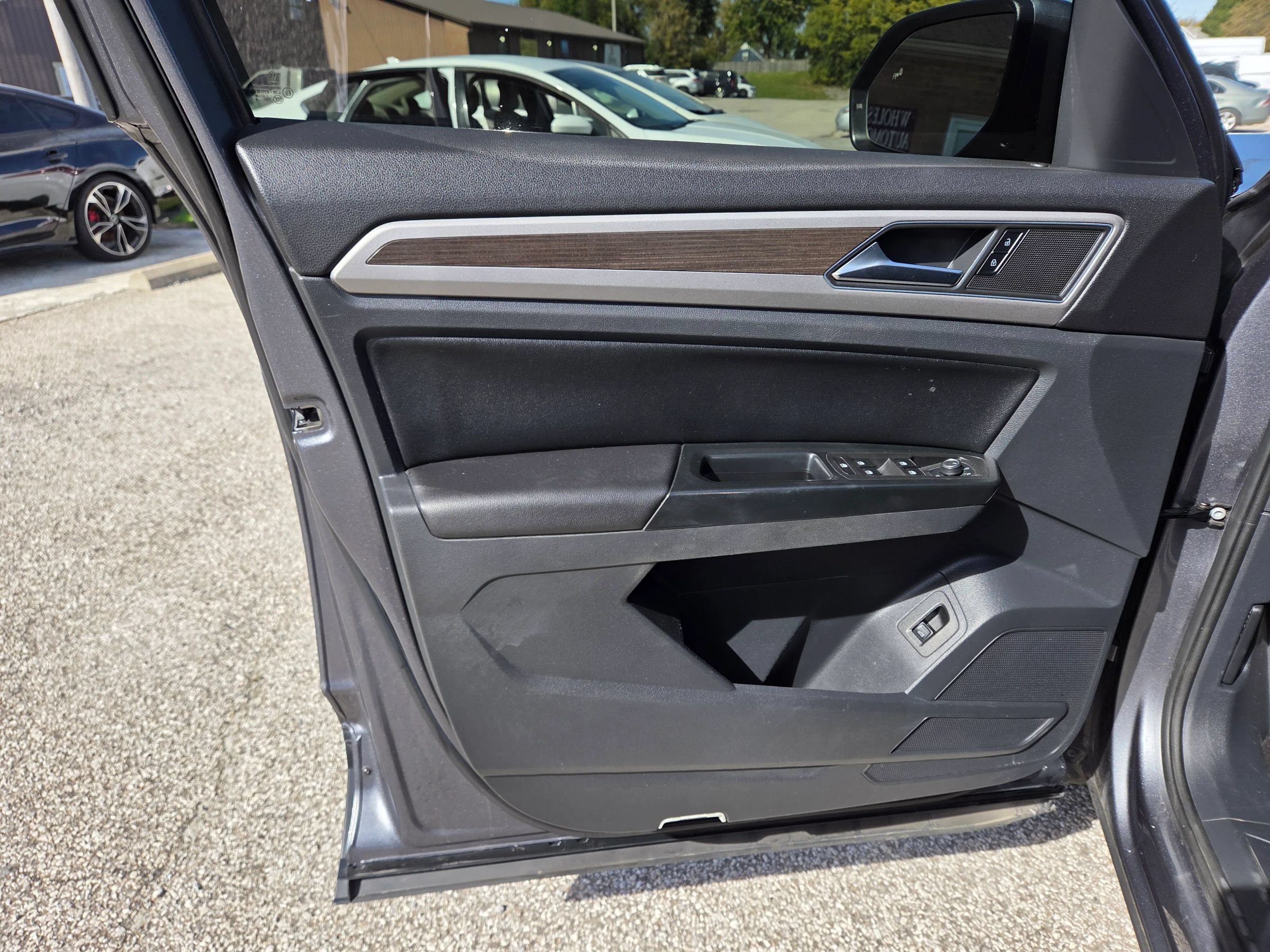 Used 2019 Volkswagen Atlas SE AWD/4WD image 12