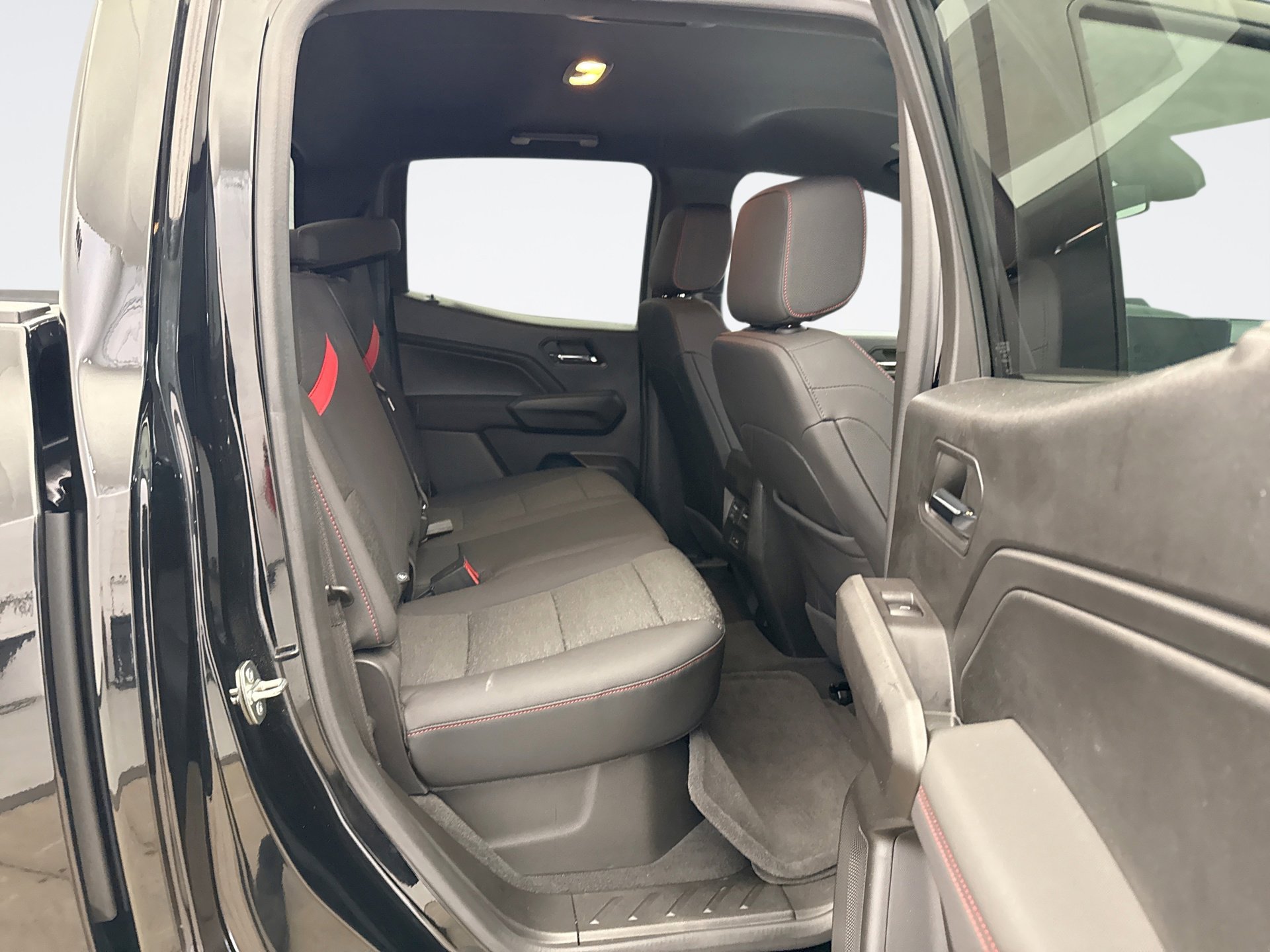 Used 2023 Chevrolet Colorado Z71 w/ Advanced Trailering Package image 17