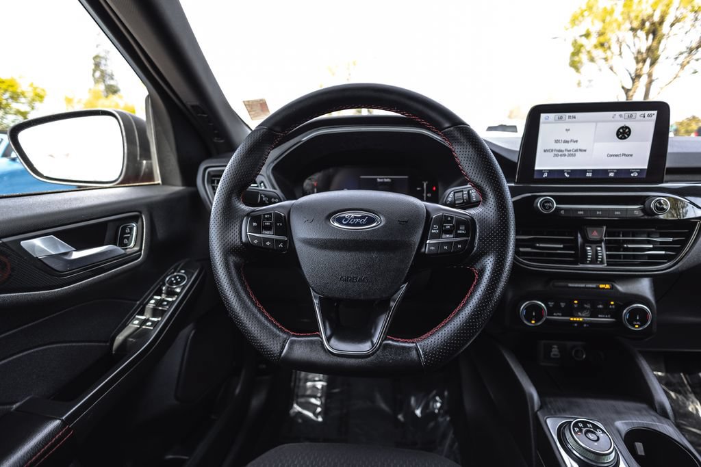Used 2025 Ford Escape ST-Line AWD/4WD image 25