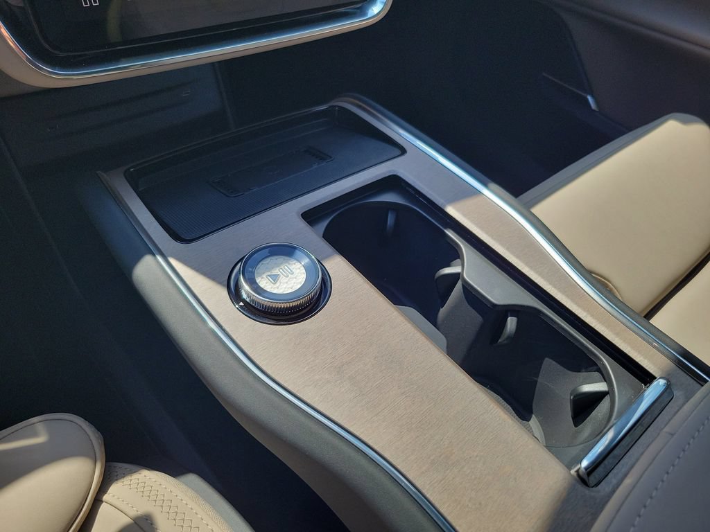 New 2026 Volvo EX90 Plus RWD image 11