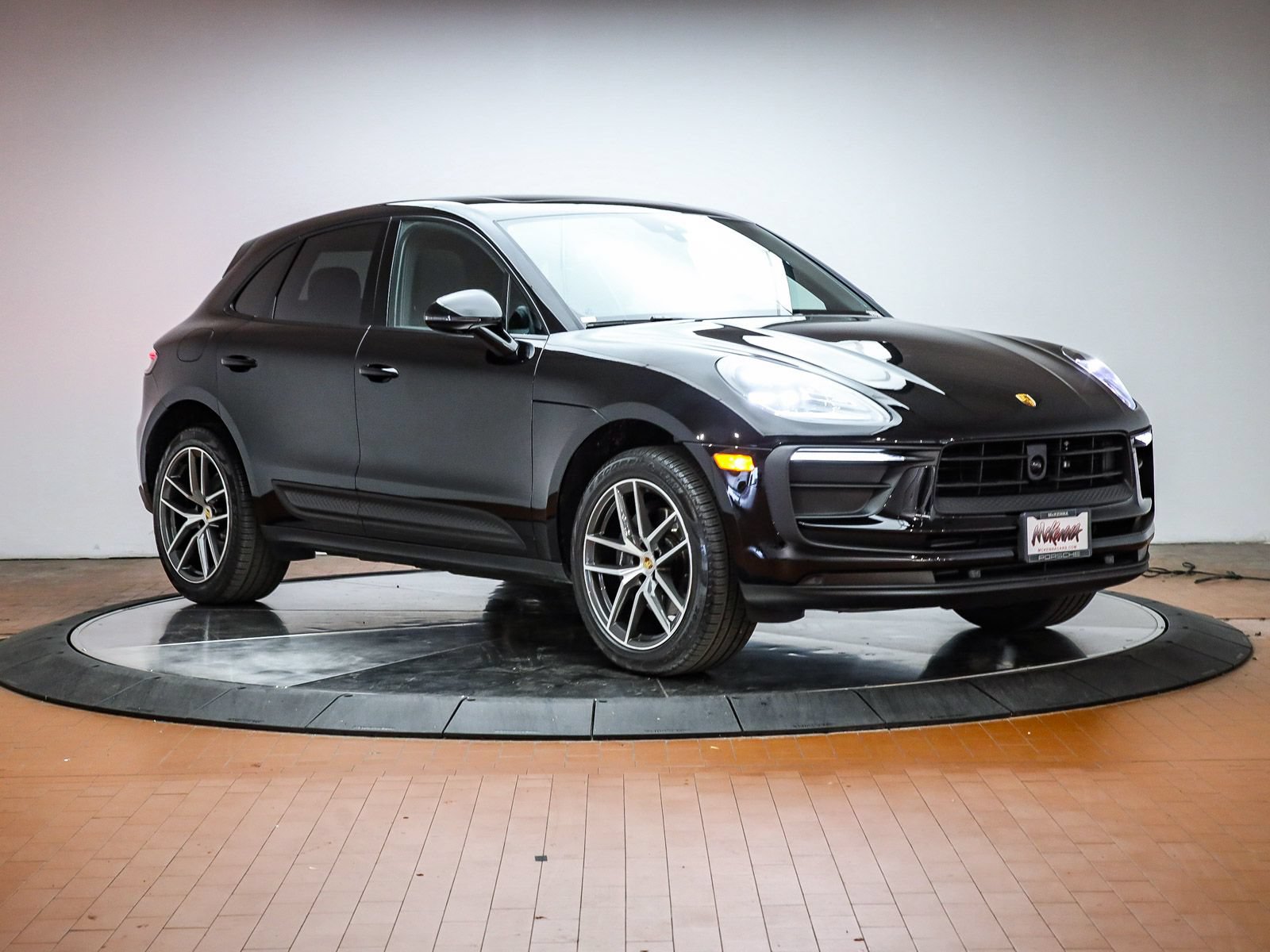 Certified 2026 Porsche Macan AWD/4WD image 14
