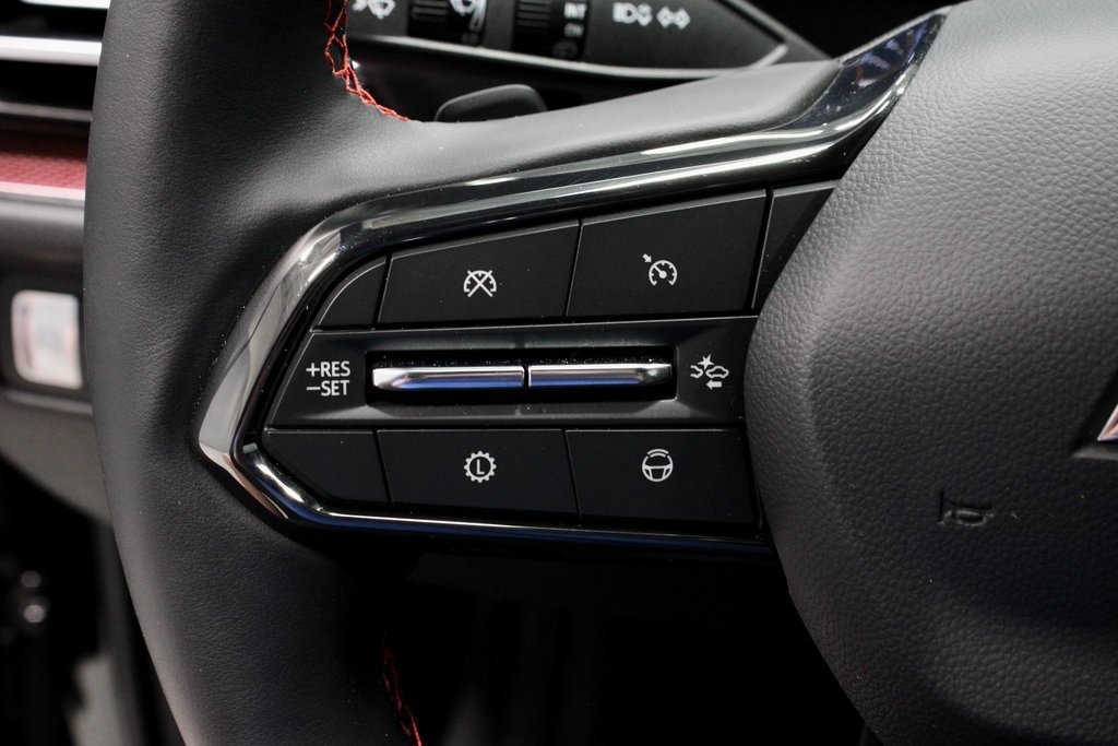 Used 2024 Chevrolet Traverse RS image 32