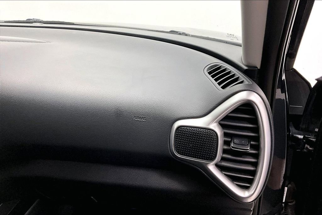 Used 2023 Kia Soul LX w/ LX Technology Package FWD image 16