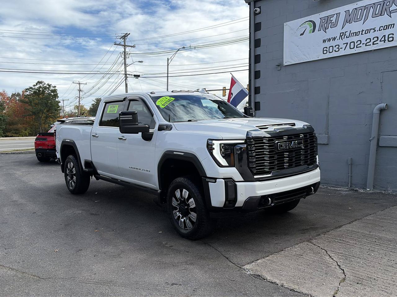 Used 2024 GMC Sierra 2500 Denali Ultimate AWD/4WD image 2