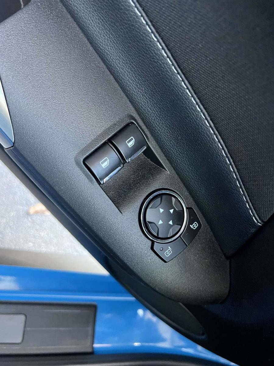Used 2022 Ford Mustang Mach 1 RWD image 15