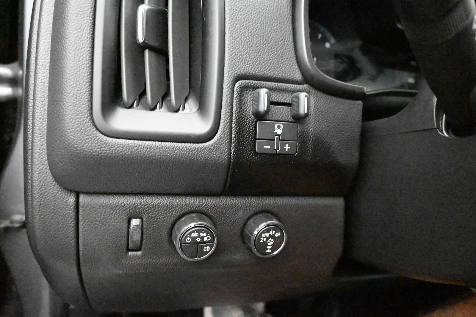 Used 2021 Chevrolet Colorado ZR2 w/ ZR2 Dusk Special Edition AWD/4WD image 22