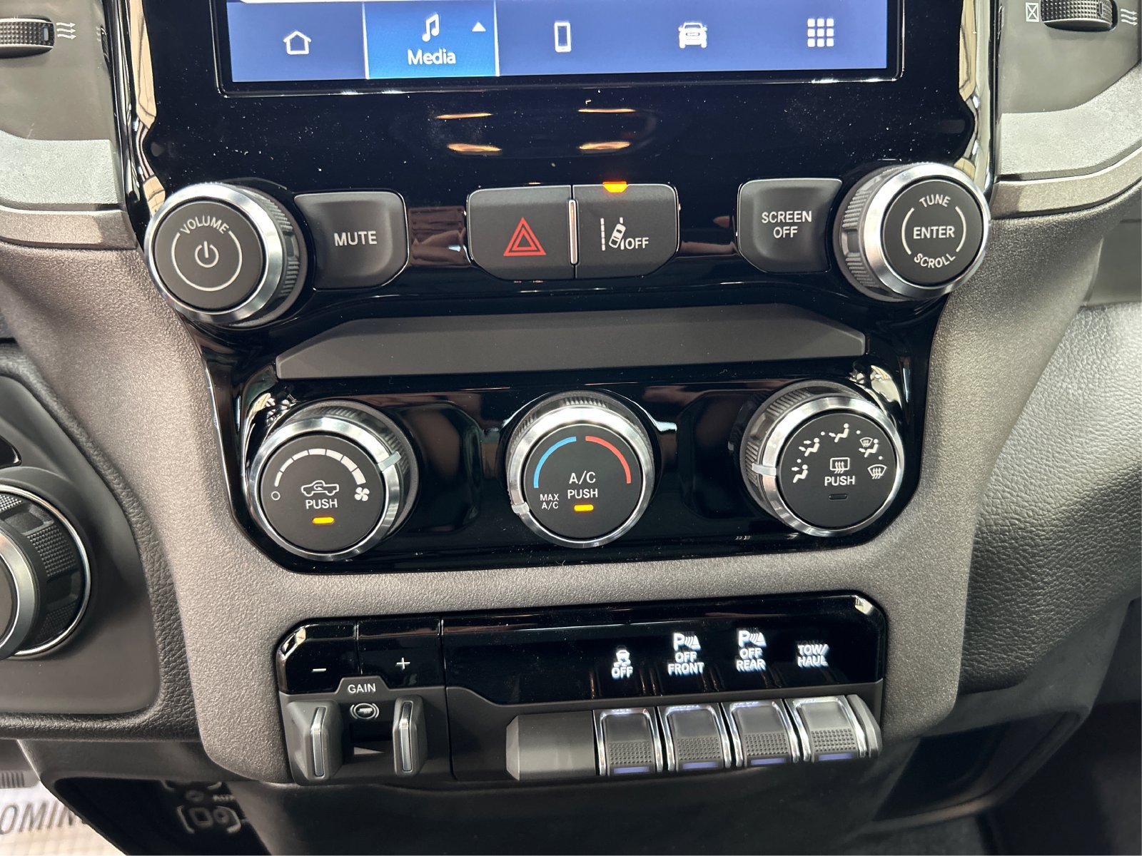 New 2026 RAM 1500 Tradesman AWD/4WD image 26