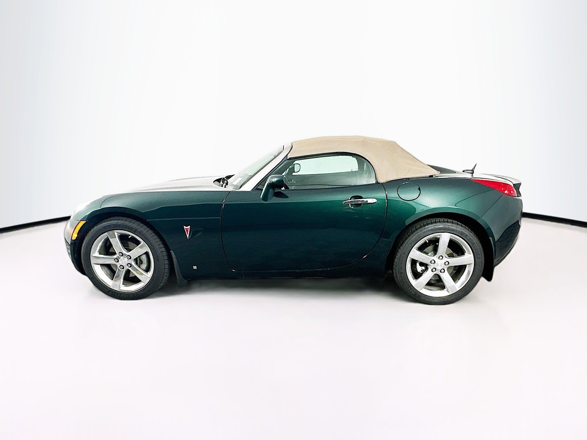 Used 2008 Pontiac Solstice GXP w/ Premium Package image 4