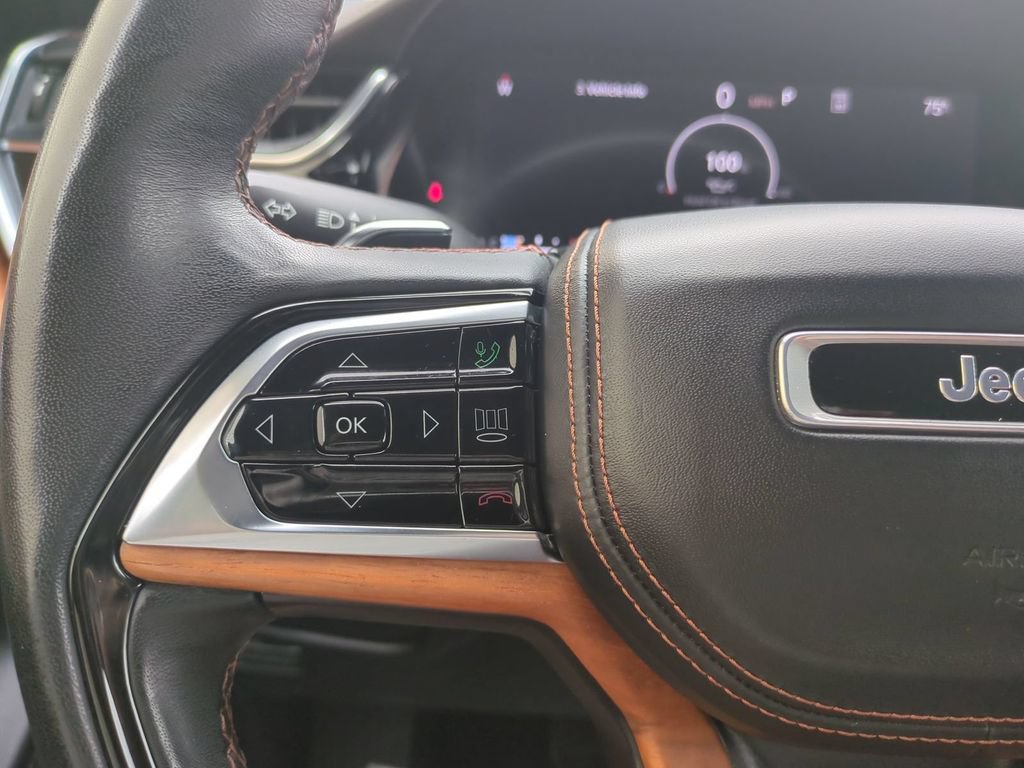 Used 2024 Jeep Grand Cherokee L Summit AWD/4WD image 35