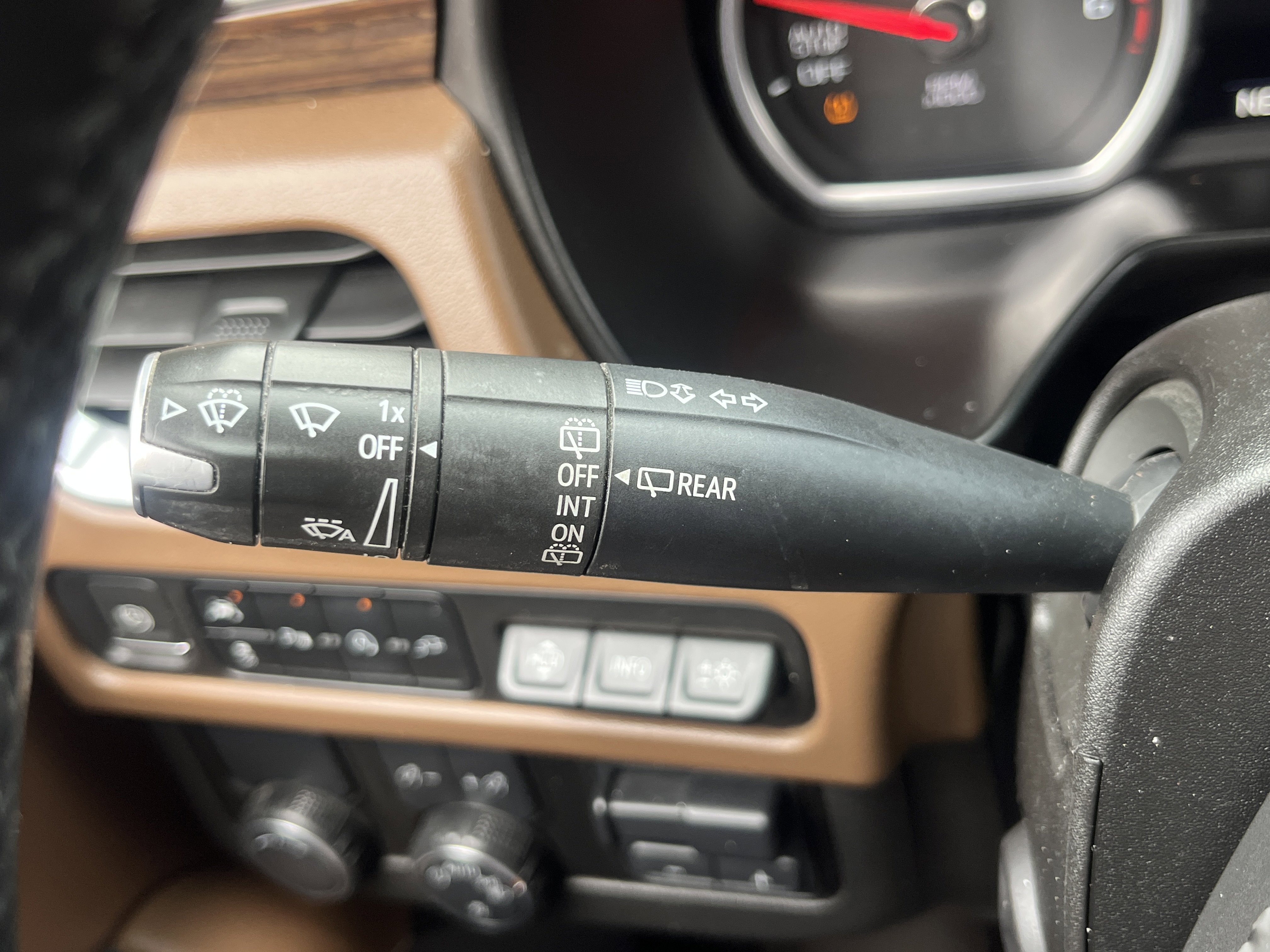 Used 2021 Chevrolet Tahoe High Country w/ Premium Package image 21