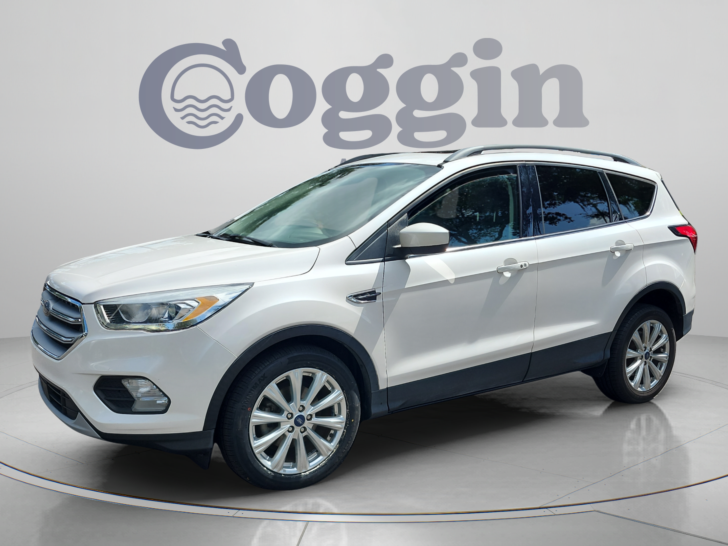 Used 2019 Ford Escape SEL FWD image 1