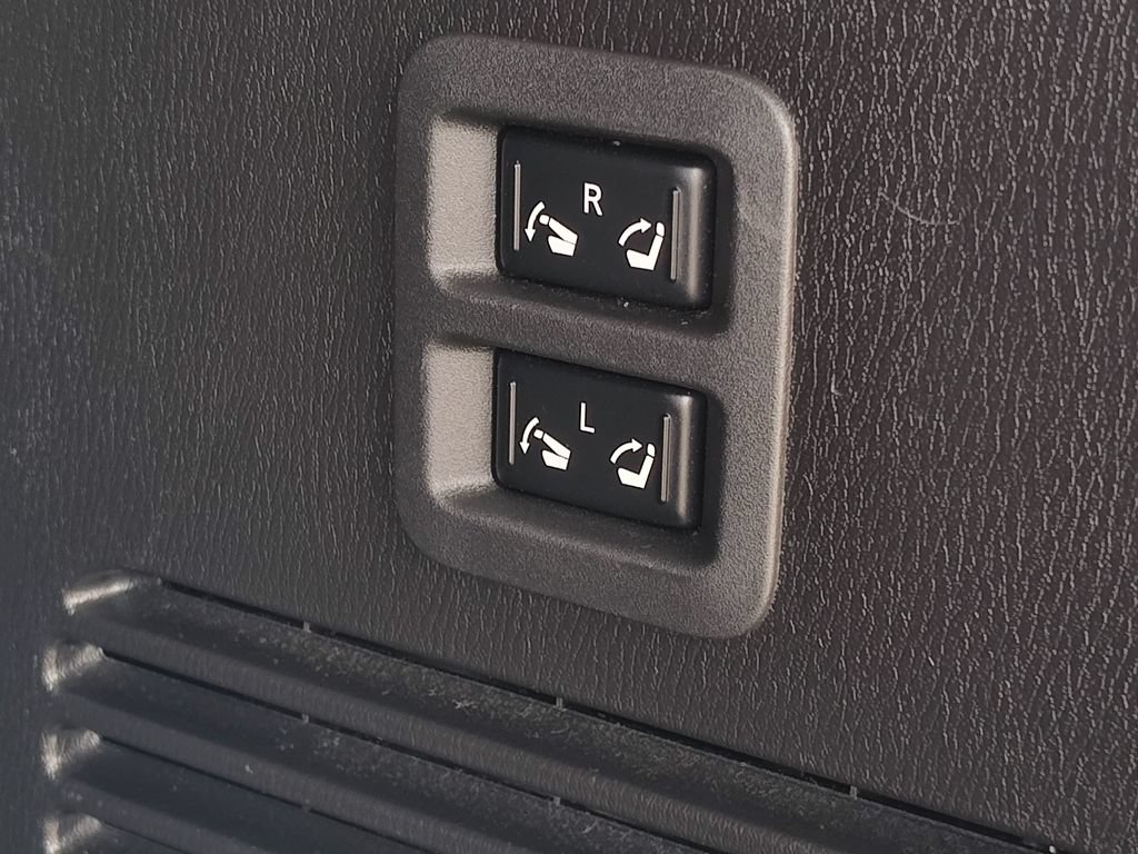 Used 2022 Nissan Armada Platinum RWD image 10