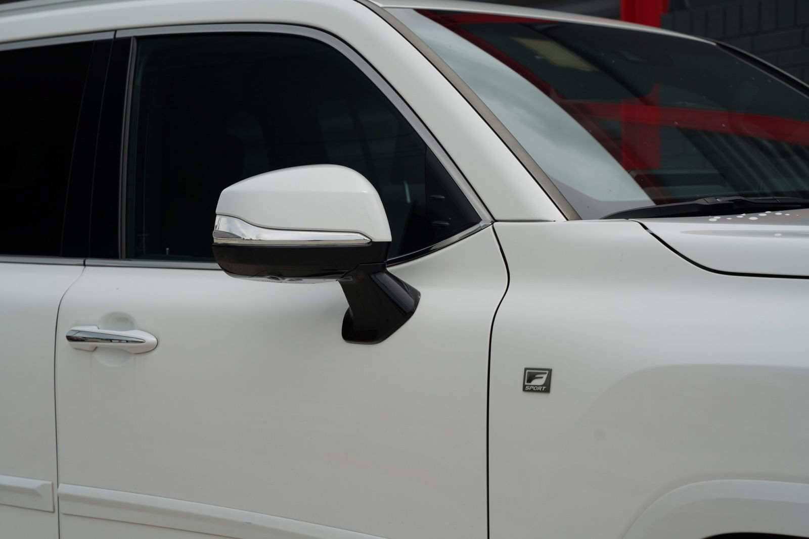 Used 2023 Lexus LX 600 F Sport w/ Accessory Package (Z1) AWD/4WD image 9