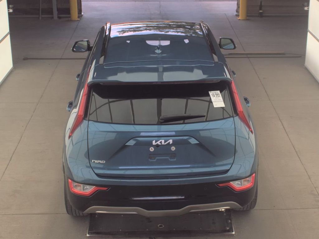 Used 2023 Kia Niro Wind w/ Wind Preserve Package FWD image 5
