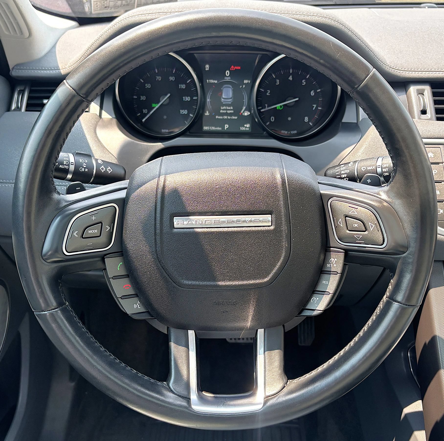 Used 2018 Land Rover Range Rover Evoque SE AWD/4WD image 12