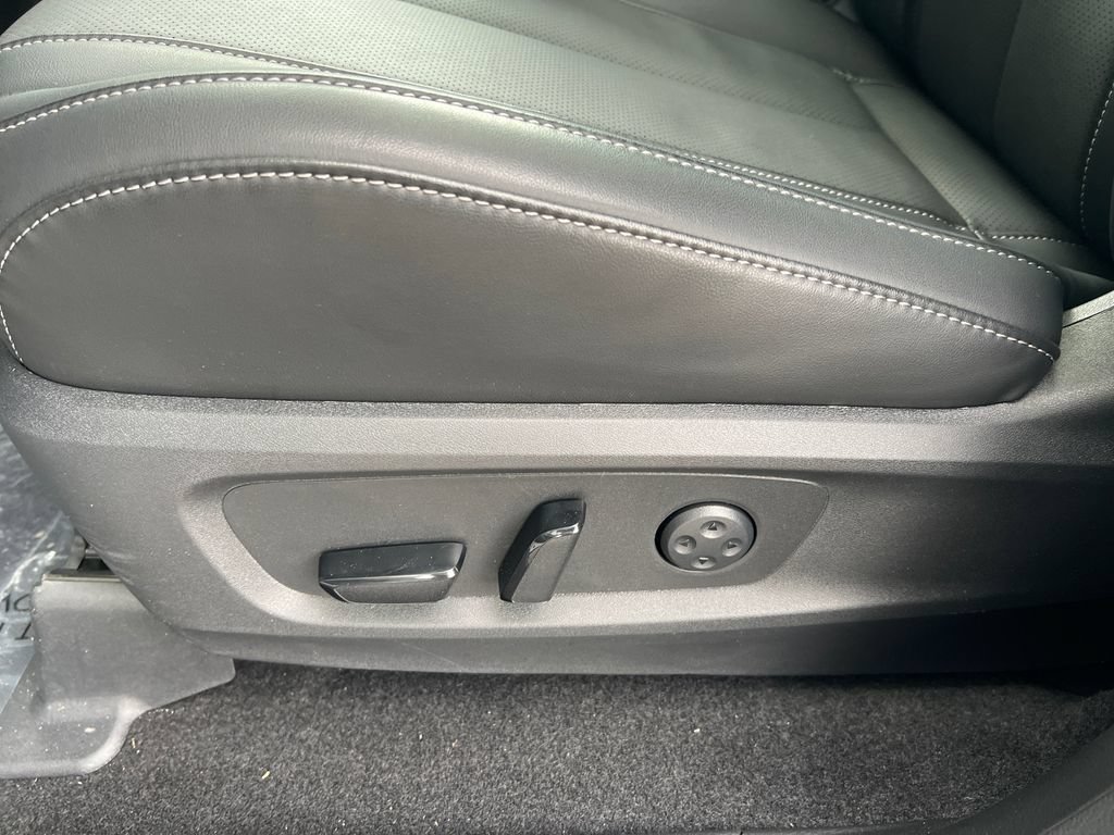 Certified 2026 INFINITI QX60 Luxe w/ Cargo Package FWD image 10