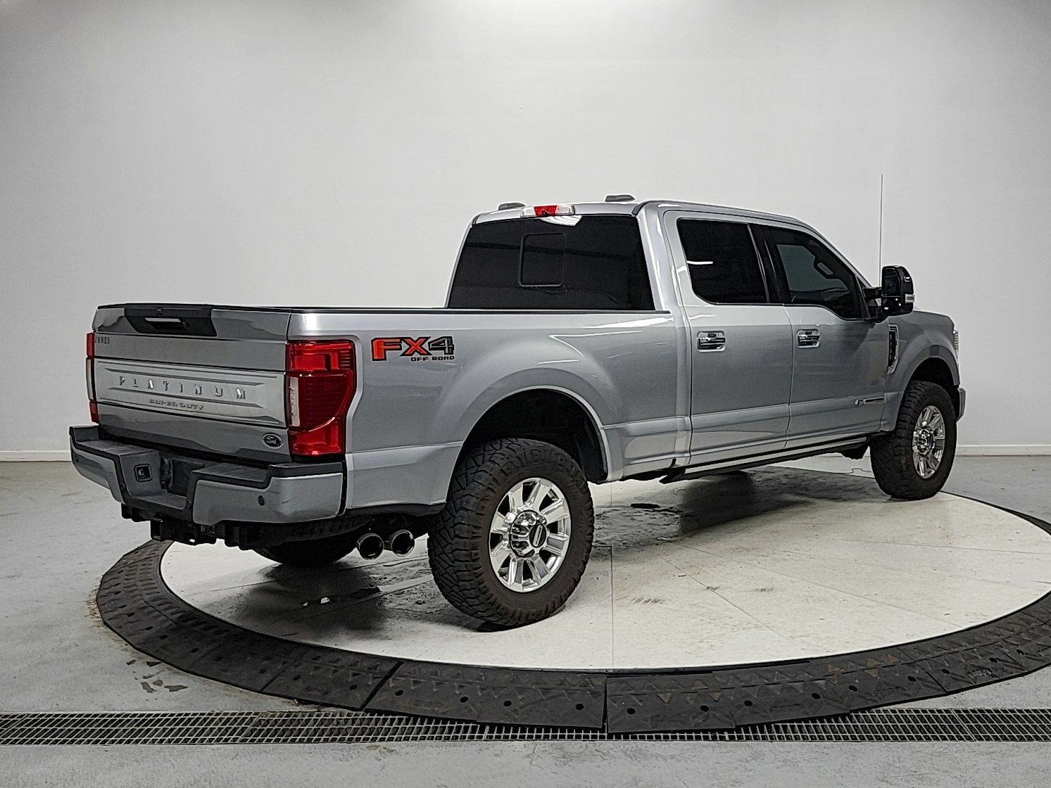 Used 2021 Ford F250 Platinum w/ FX4 Off-Road Package AWD/4WD image 7