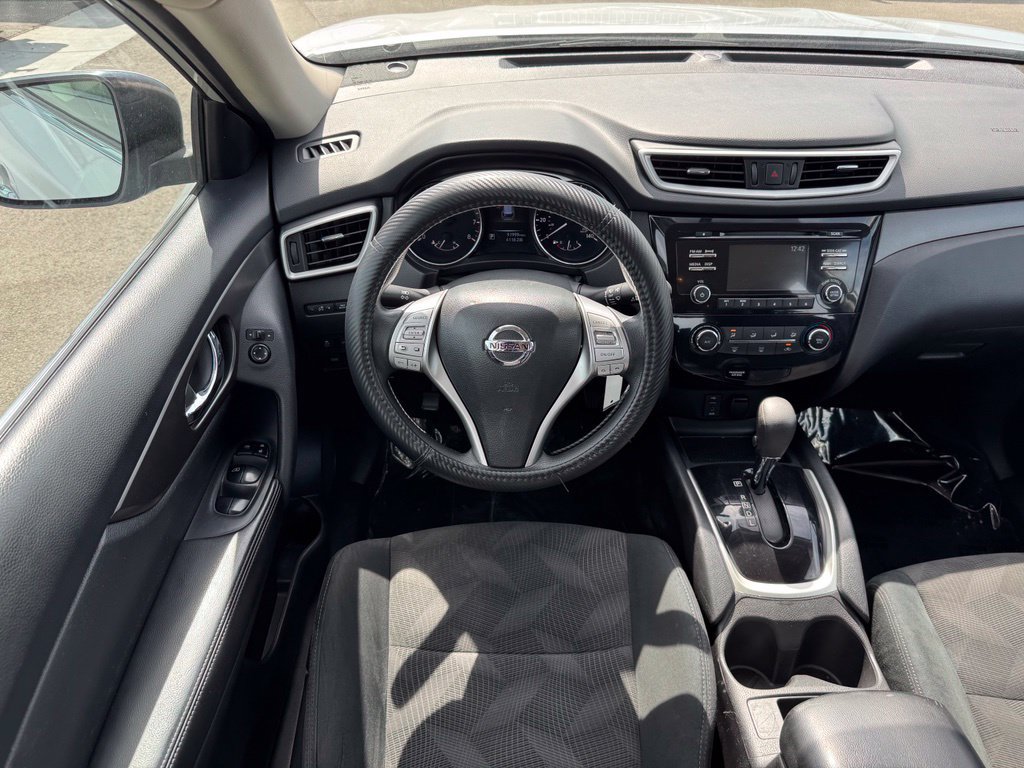 Used 2015 Nissan Rogue S AWD/4WD image 11