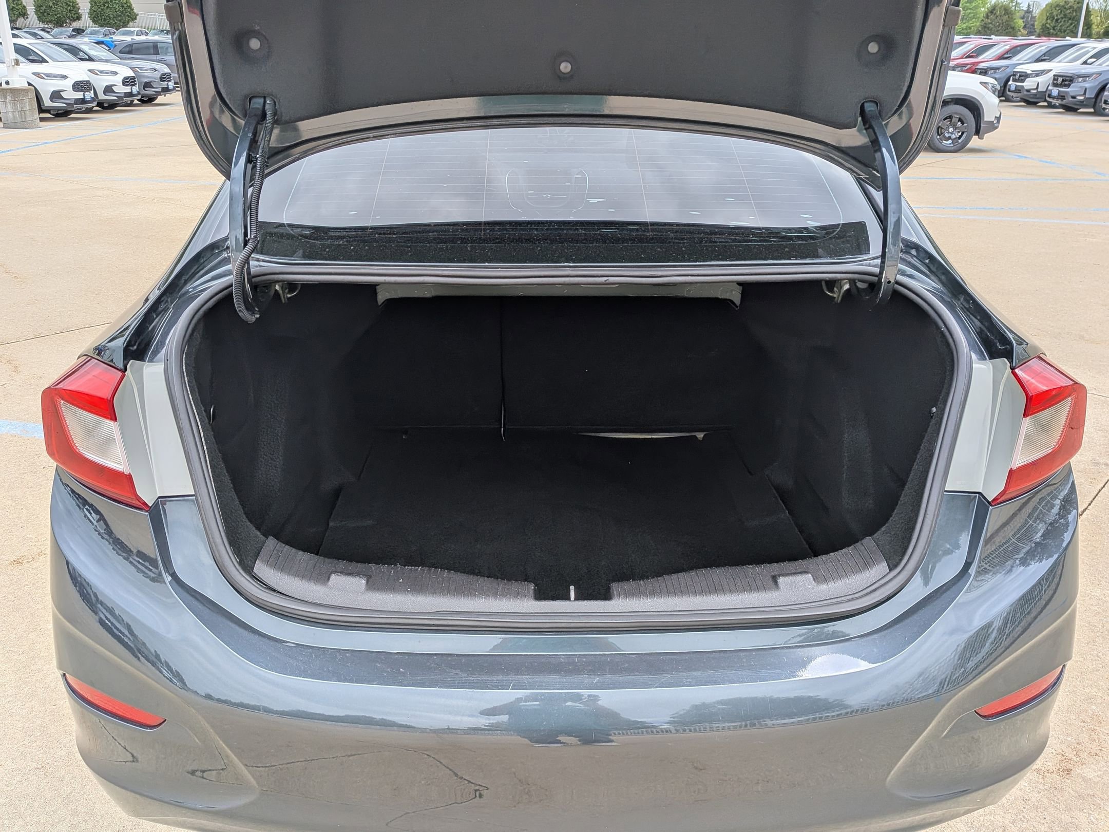 Used 2017 Chevrolet Cruze LT FWD image 23