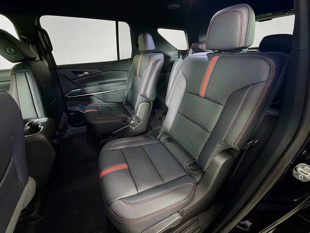New 2026 Chevrolet Traverse RS w/ LPO, Floor Liner Package AWD/4WD image 18