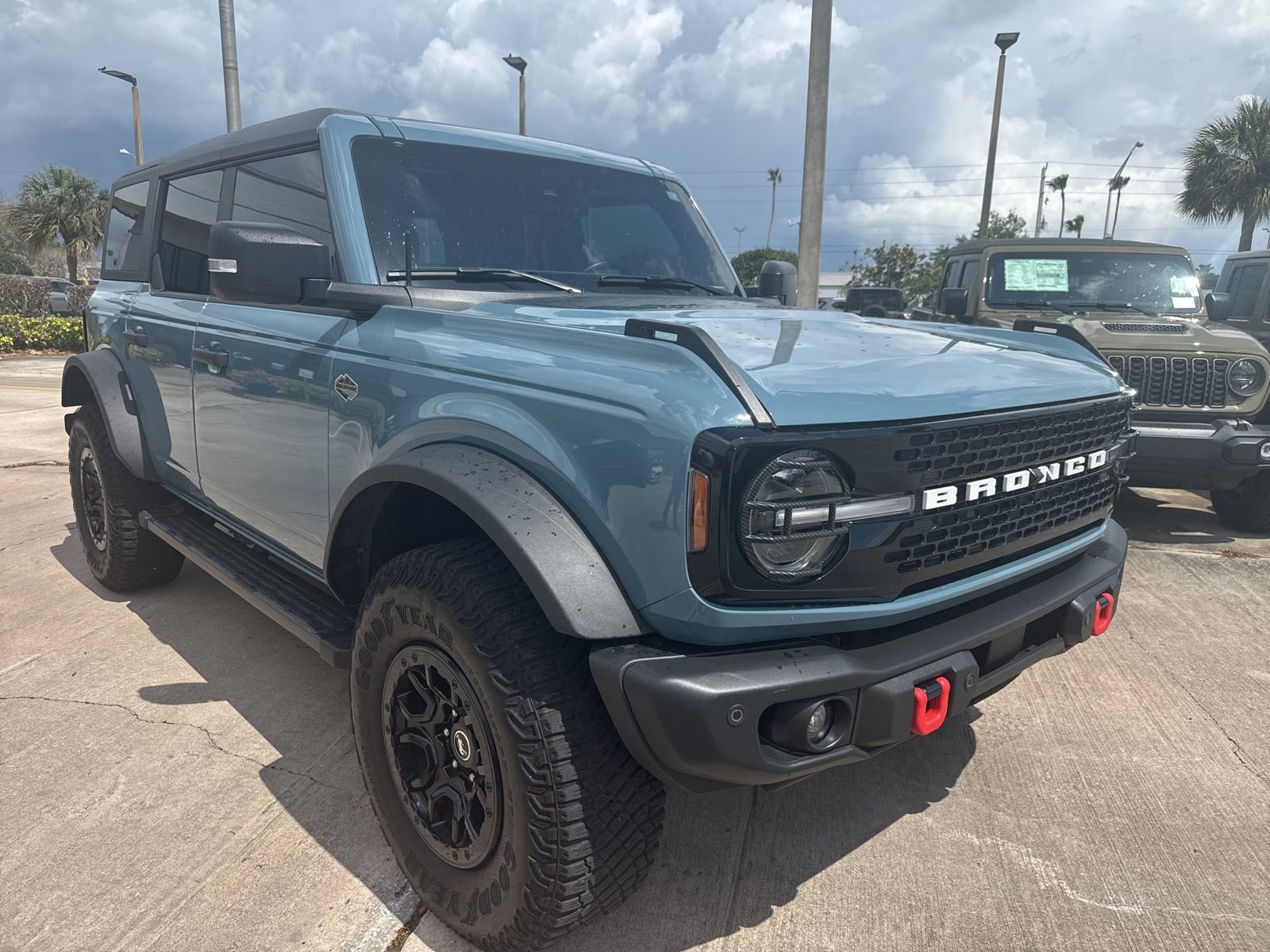 Used 2023 Ford Bronco Wildtrak image 7