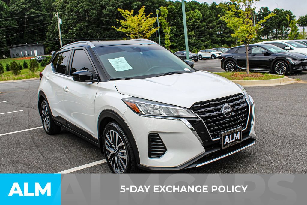Used 2023 Nissan Kicks SV FWD image 3