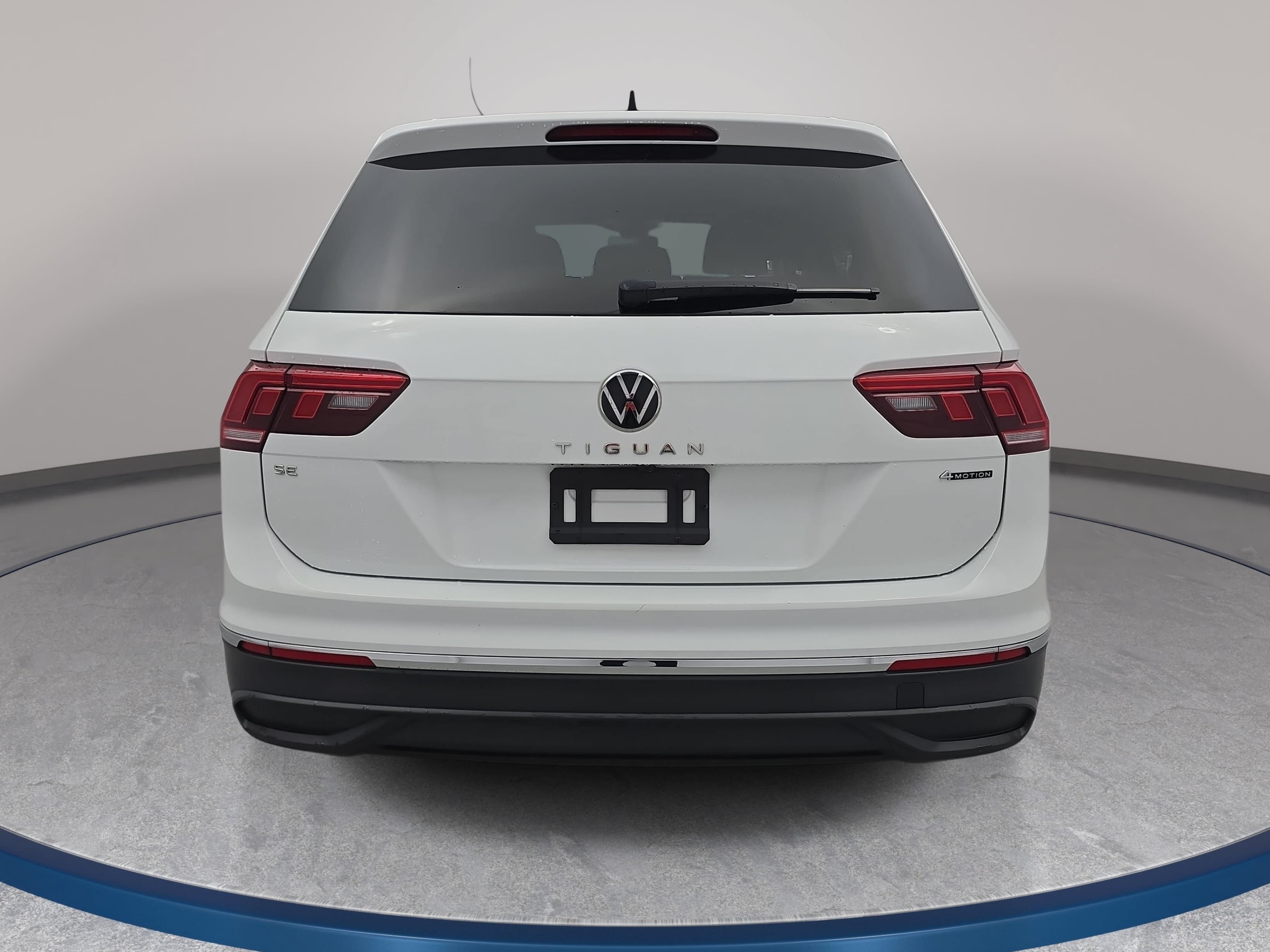 Used 2024 Volkswagen Tiguan SE AWD/4WD image 6