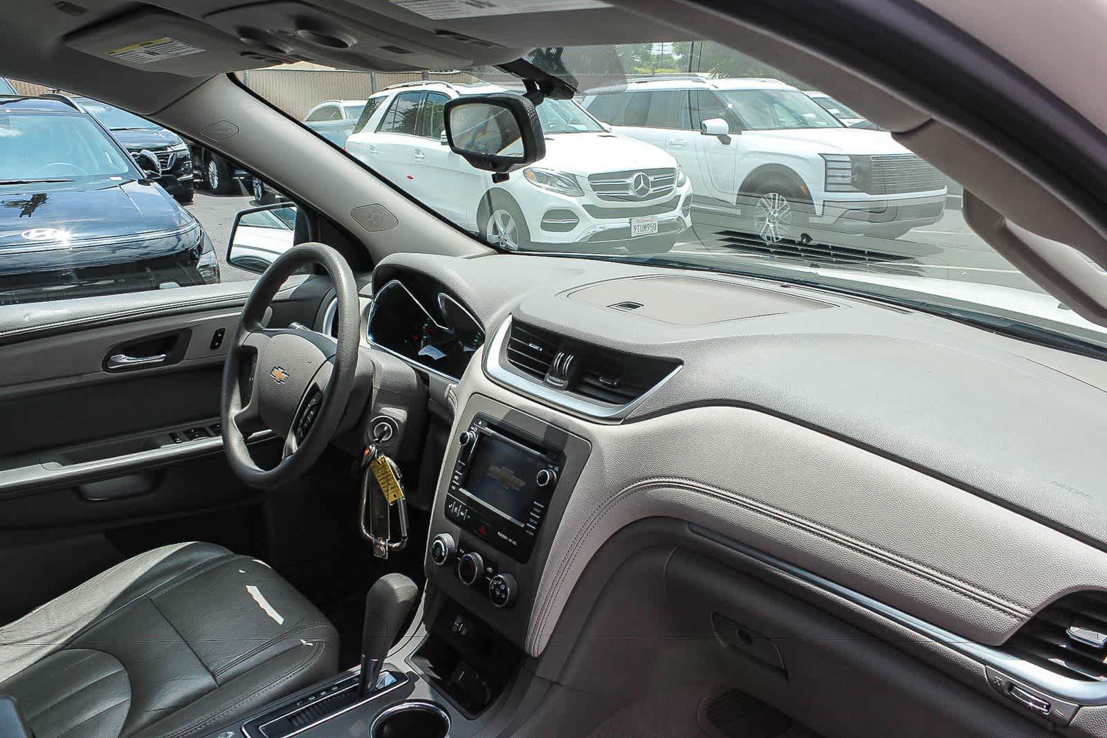 Used 2015 Chevrolet Traverse LS FWD image 21