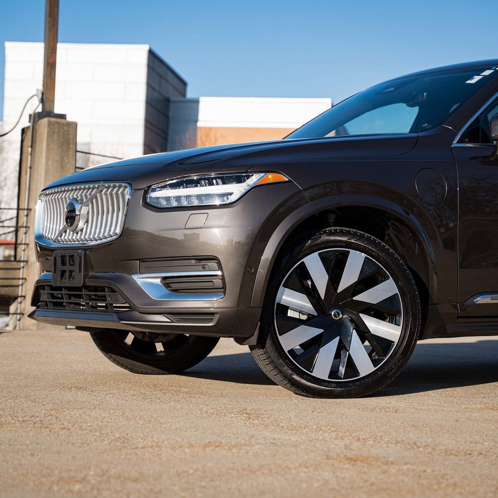 Certified 2024 Volvo XC90 T8 Plus w/ Protection Package image 2