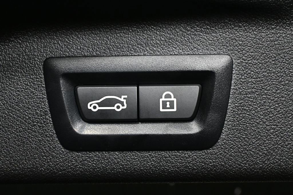 Used 2022 BMW X7 xDrive40i w/ Premium Package image 29