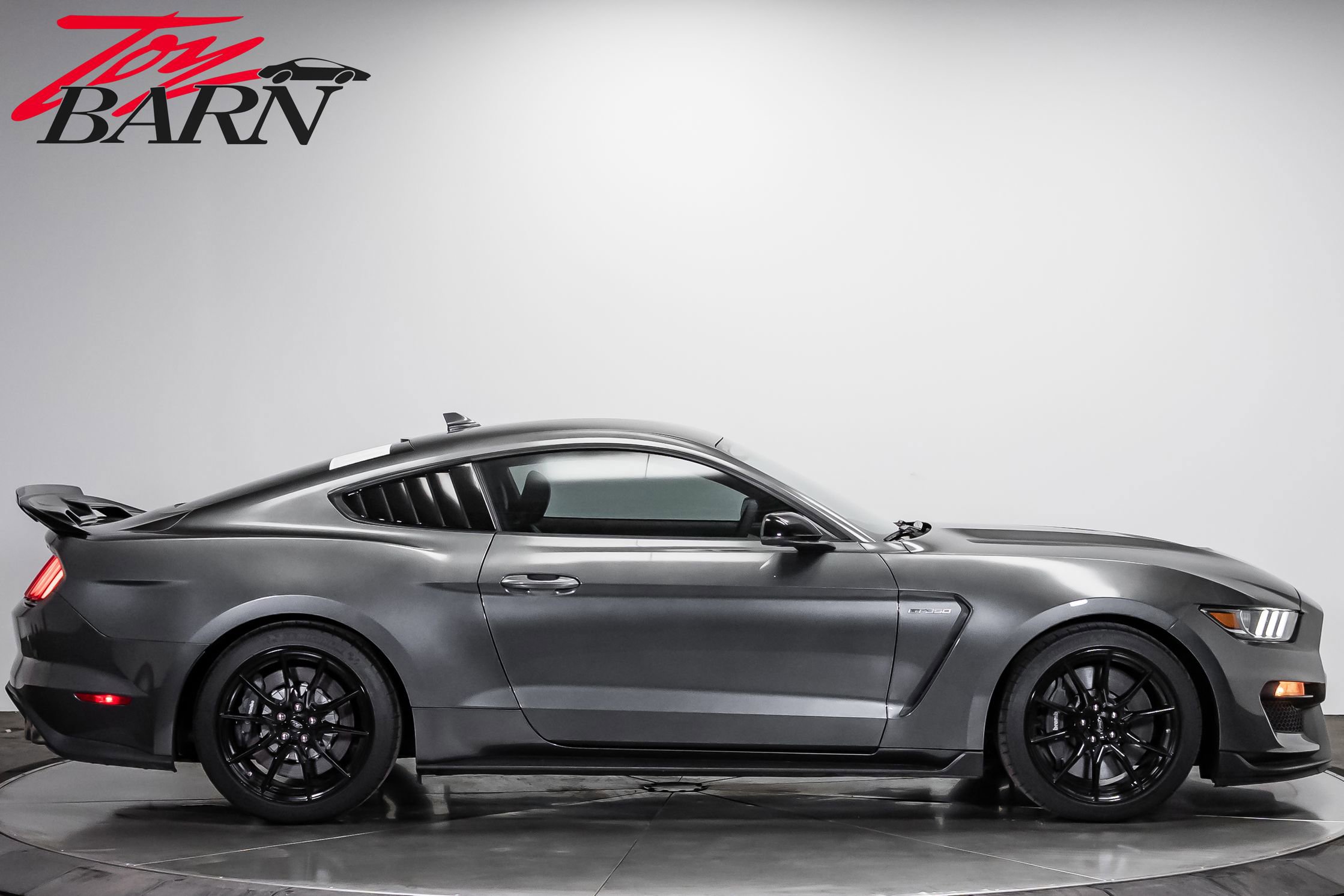 Used 2020 Ford Mustang Shelby GT350 w/ Technology Package RWD image 6