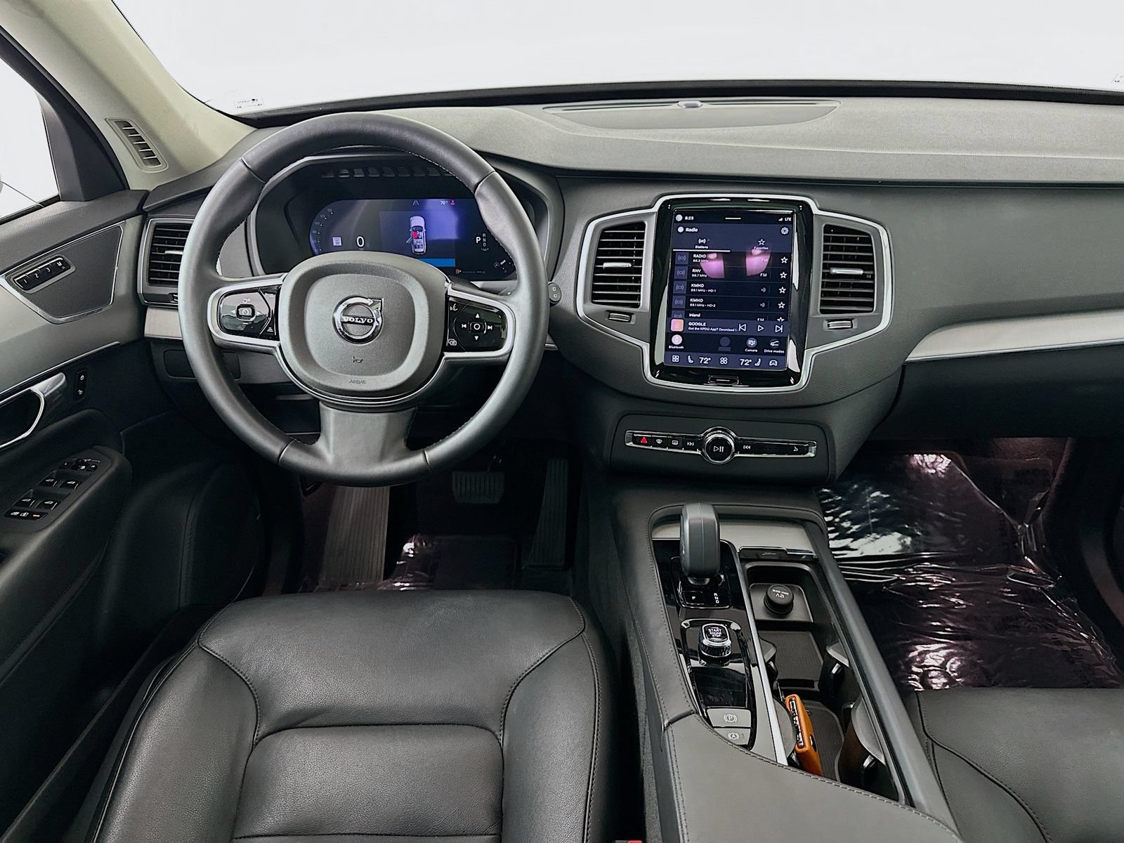 Used 2025 Volvo XC90 B5 Core AWD/4WD image 22