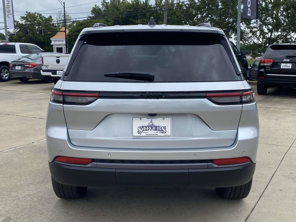 New 2026 Jeep Grand Cherokee Limited w/ Limited Altitude Package RWD image 6