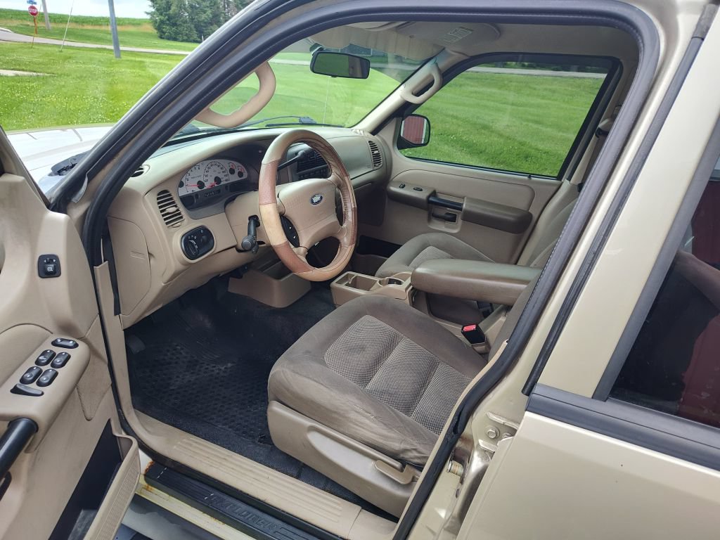 Used 2005 Ford Explorer Sport Trac 2WD image 5