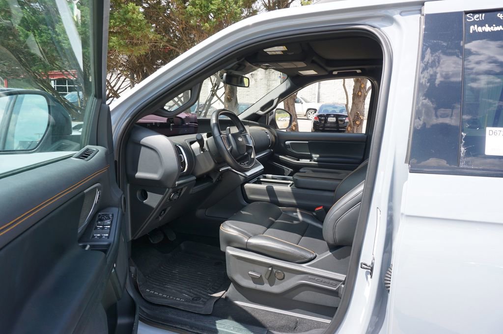 Used 2025 Ford Expedition Tremor AWD/4WD image 2