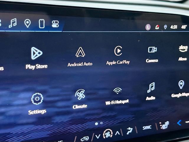 Used 2025 Chevrolet Traverse LT image 12