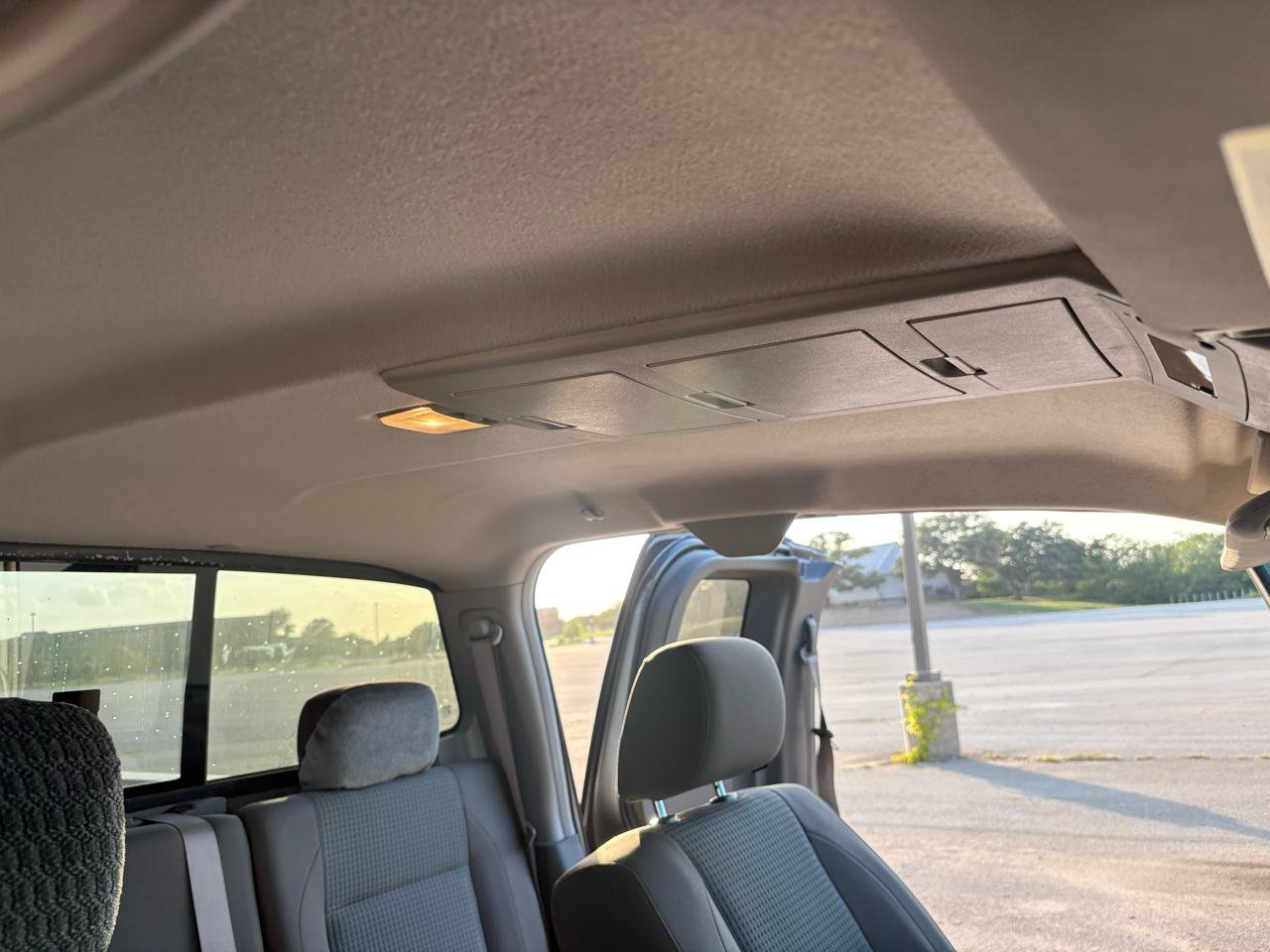 Used 2006 Nissan Titan SE RWD image 32