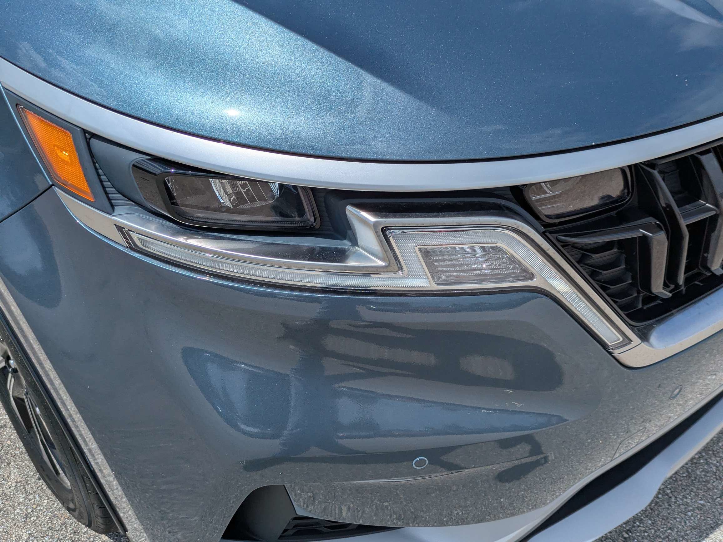 Certified 2024 Kia Carnival EX FWD image 10