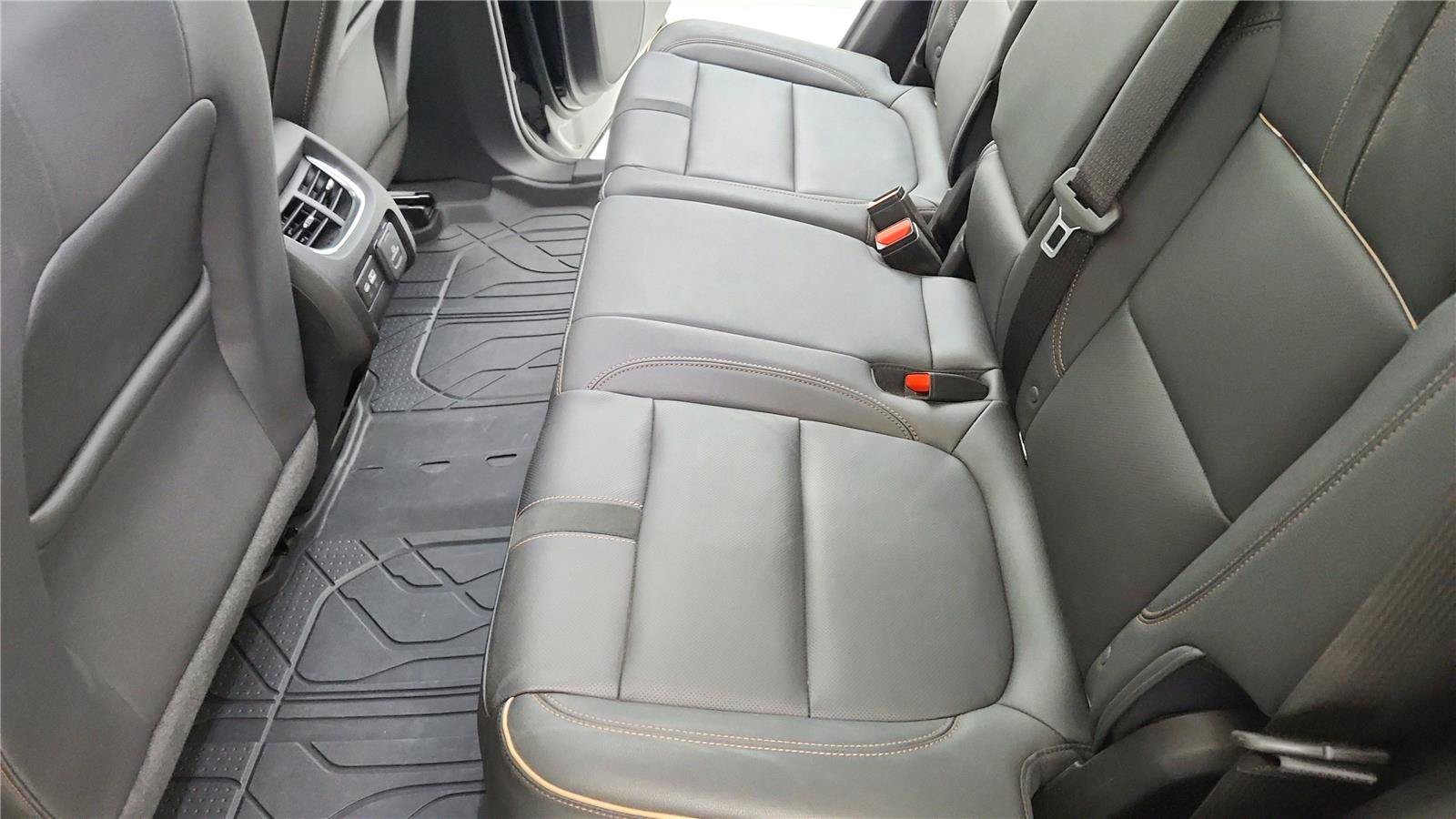 Used 2024 Chevrolet Blazer Premier w/ Driver Confidence II Package FWD image 15